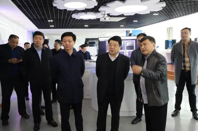 d5a391f9a3c517d0a0b15a12e49affe